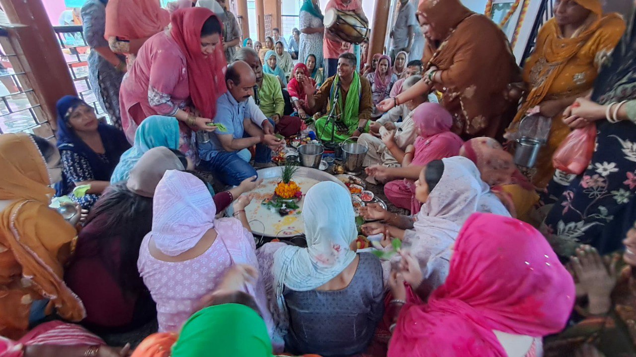 Shiv devotees conducted "Rudra Abhishek" with devotion at Bhai Piyara temple of Pahlewal village.